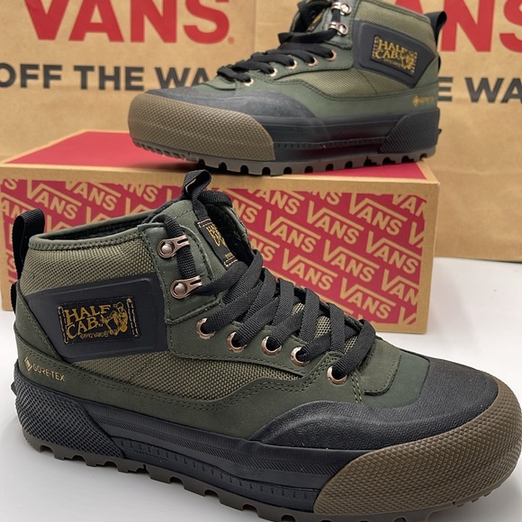 Vans Green and Black Lace Up Boots - Picture 1 of 16